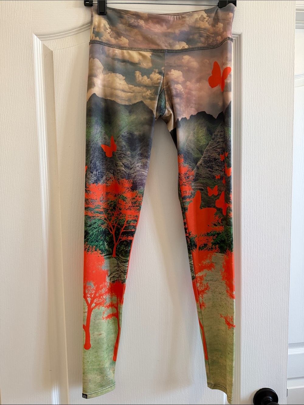 Women’s Active Leggings with Scenic Butterfly Print - Orange/Green